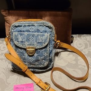 Louis vuitton monogram denim camera bag